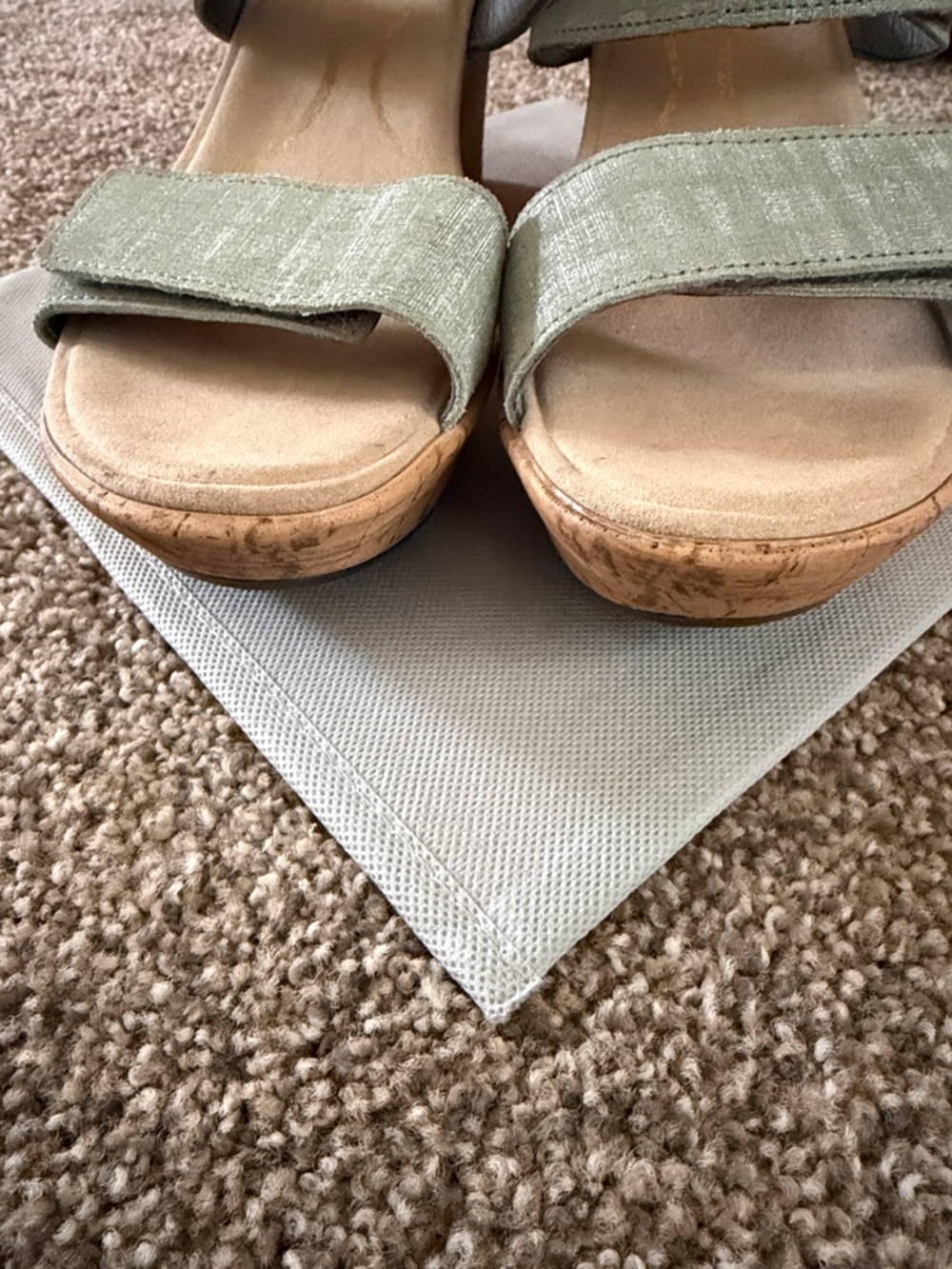 Naot Caveran Cork Wedge Sage Green Sandal. Worn Once. Excellent Condition! - Picture 3 of 9